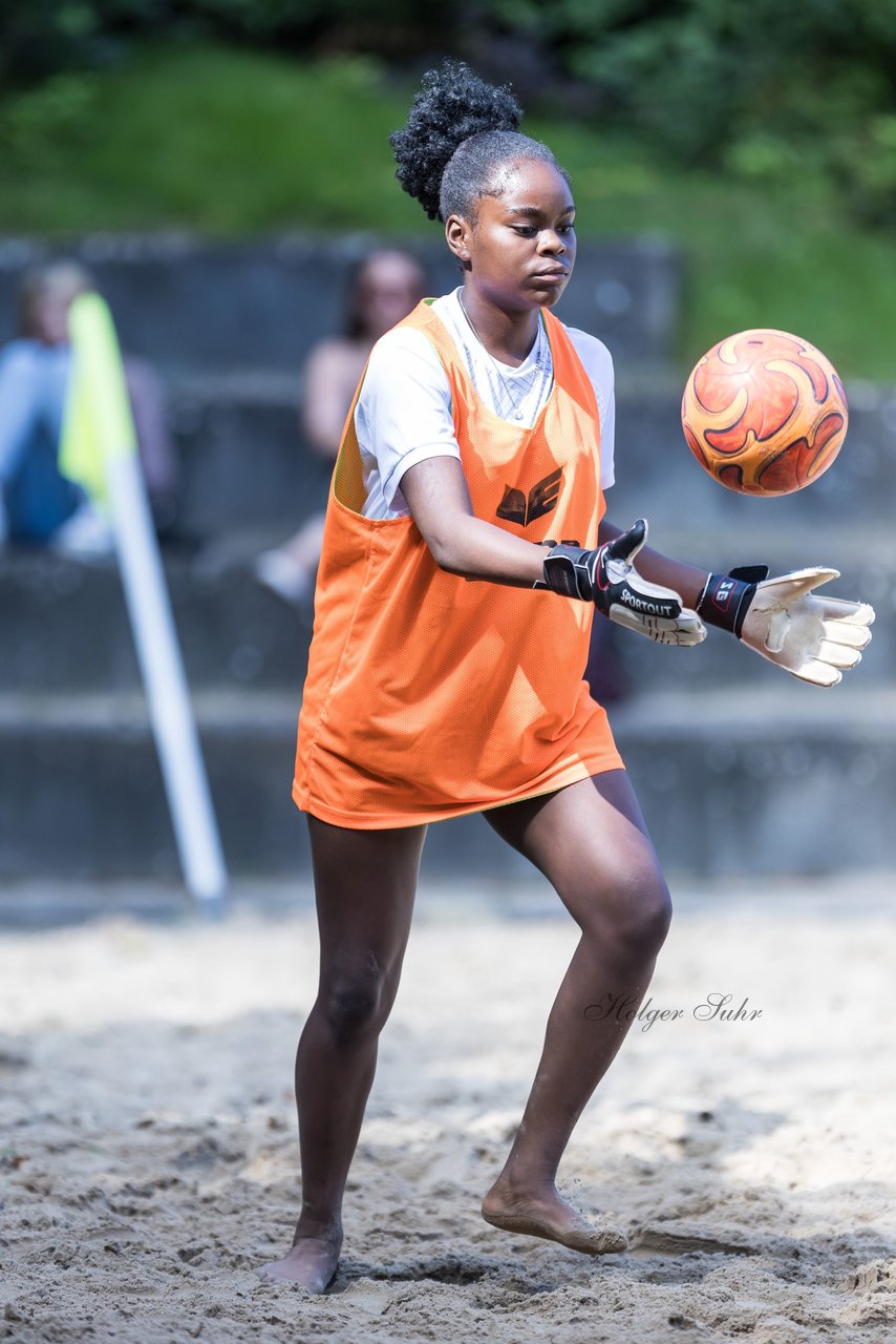 Bild 70 - wBJ/wCJ Beachsoccer Cup